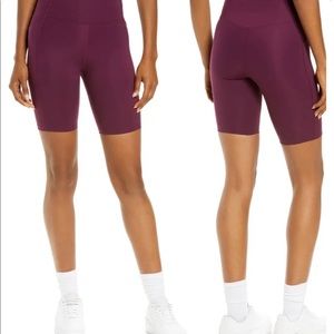 Girlfriend Collective High Riss Pocket Bike Shorts Plum Small